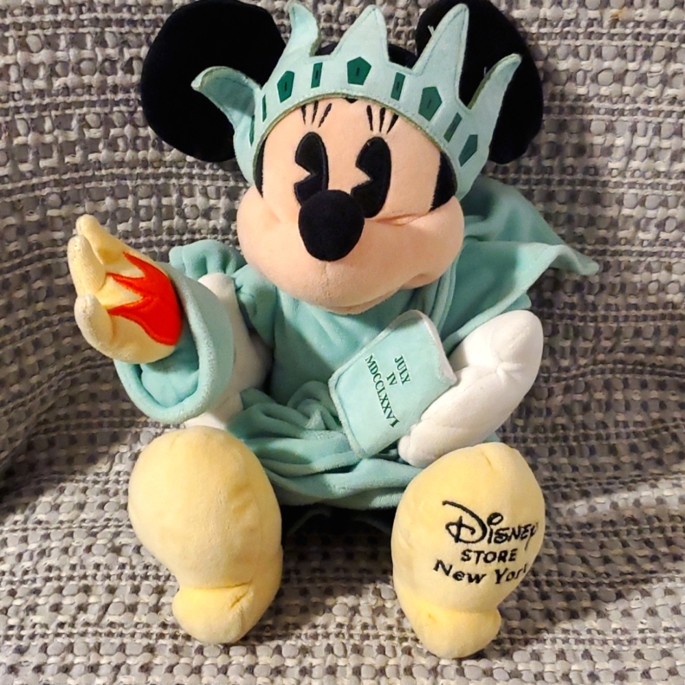 Disney Store New York Minnie Mouse STATUE OF LIBERTY 14” Stuffed Plush
